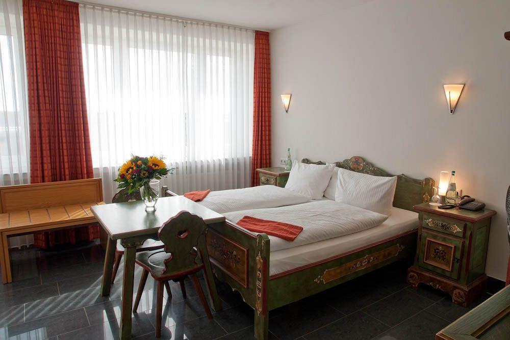 Hotel Conti Am Hauptbahnhof Munster  Bagian luar foto