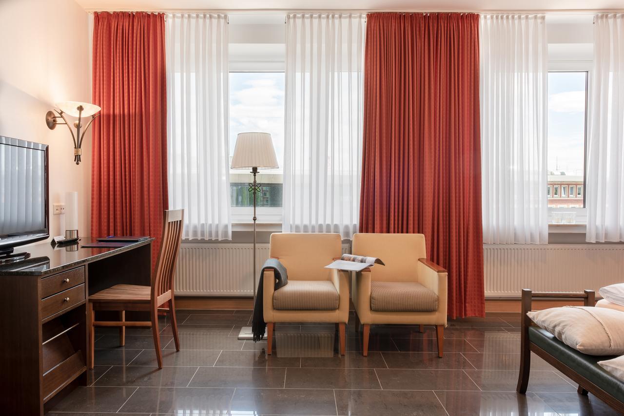 Hotel Conti Am Hauptbahnhof Munster  Bagian luar foto